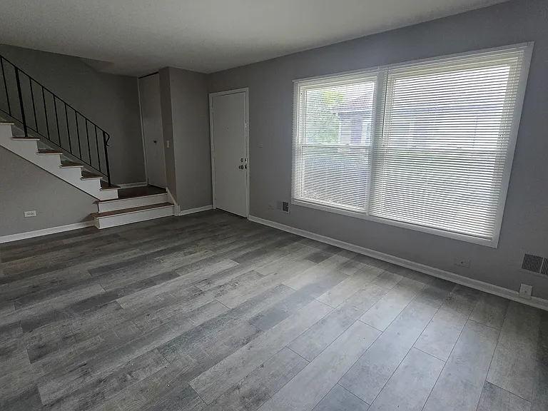 1688 Queensbury Cir #0 — Photo 9