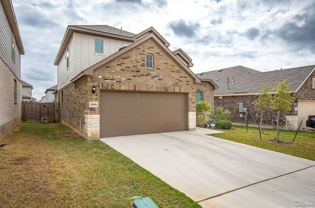 4 bed, 3.5 bath, 2714 sqft, $2,400 — Photo 2