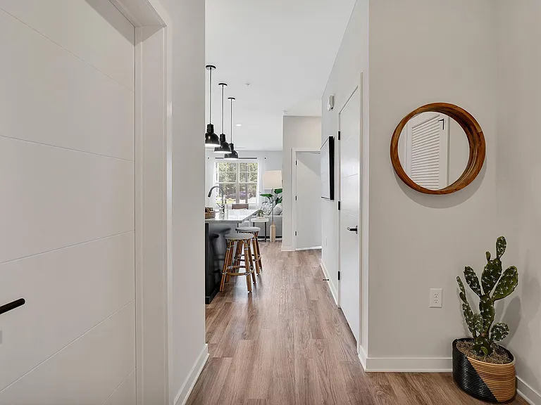 EXQUISITE WASHED-OAK FLOORING