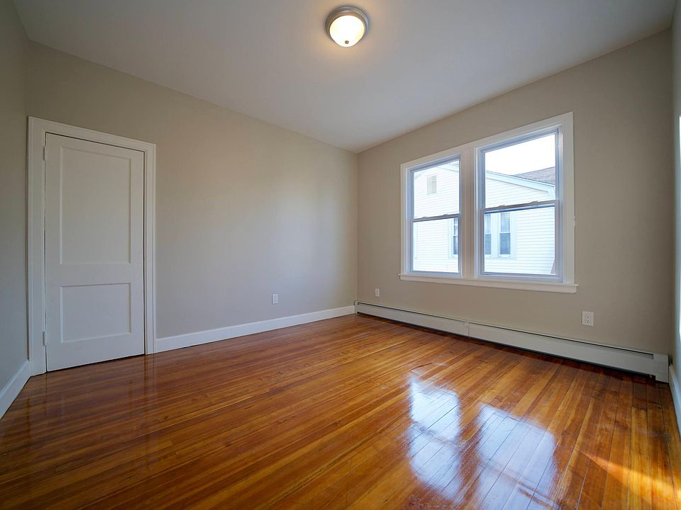 49 Earle St, Hartford, CT 06120 Zillow