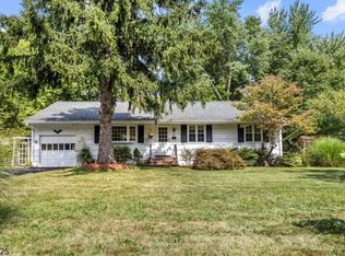 312 Chaucer Dr, Berkeley Heights, NJ 07922