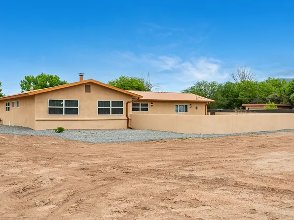 672 Coronado Rd, Corrales, NM 87048