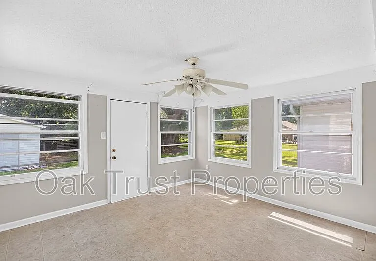 10 Newark Ave — Photo 15