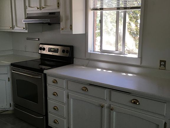 3rd image of 253 Park Ln