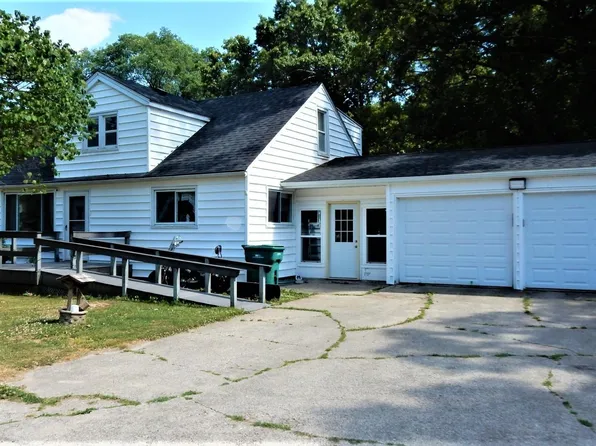26566 Lakeview Dr, Elkhart, IN 46514