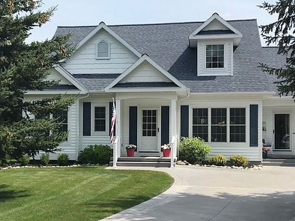 10792 Apple Ct, Stanwood, MI 49346