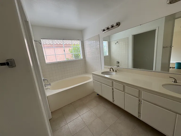 14300 Terra Bella St #1 — Photo 9