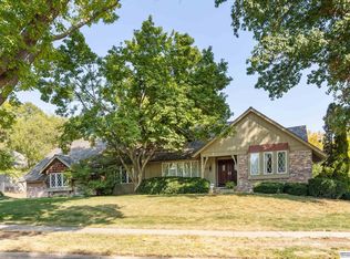 9823 Harney Pkwy S, Omaha, NE 68114