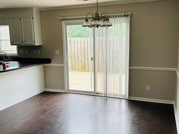4th image of 1212 Cross Creek Cir APT C8