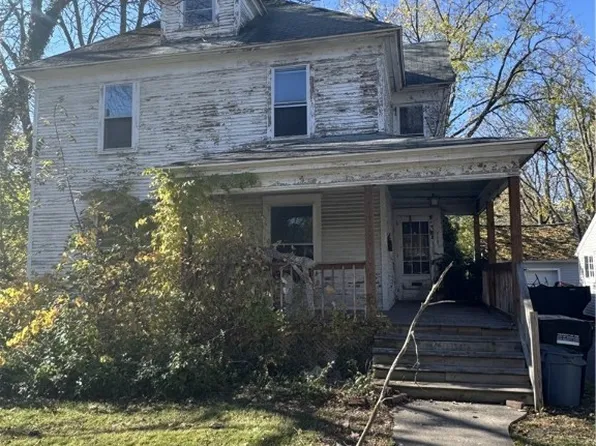 318 Milburn Dr, Syracuse, NY 13207