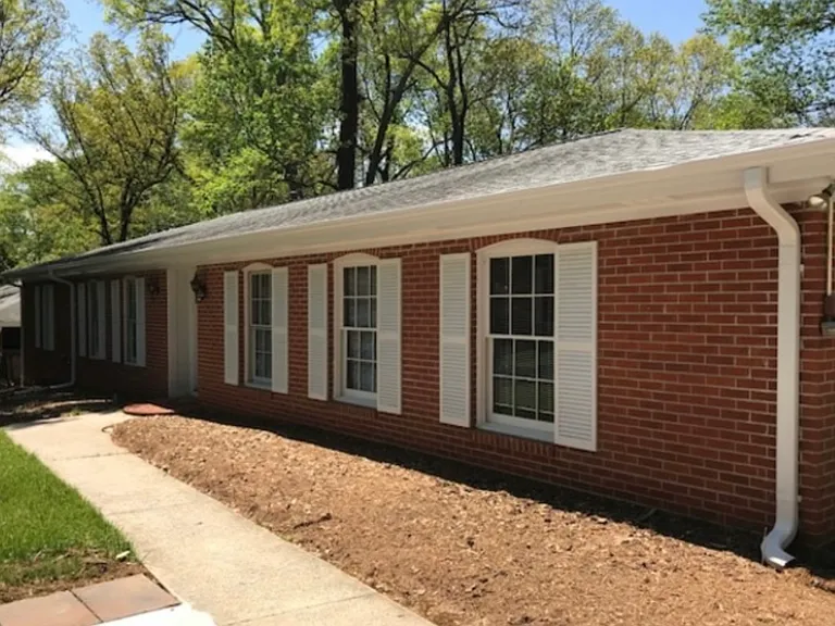 851 Valleymeade Dr SE — Photo 2