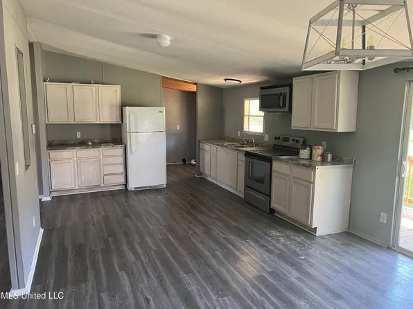 104 Rabbit Run Rd, Bolton, MS 39041