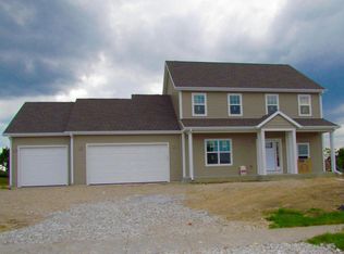 1301 Cider Cir, Mukwonago, WI 53149