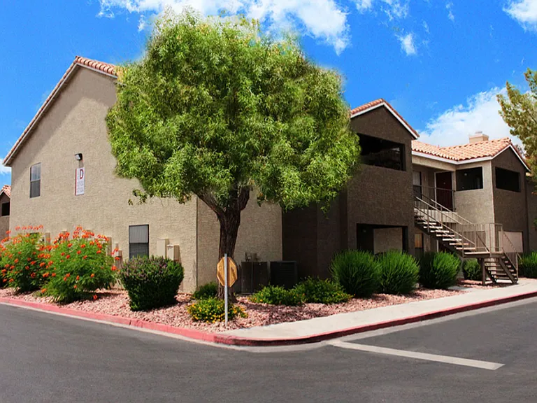 Mandalay Bay Apartments — Photo 29