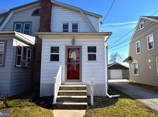 25 N Ridgeway Ave, Glenolden, PA 19036