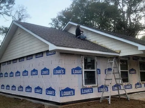 1921 Porpoise Dr, Gautier, MS 39553
