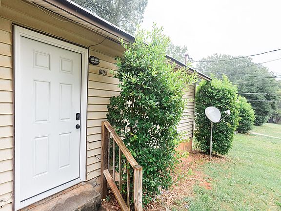 2nd image of 1009 & 1011 W Slaton Ave #9