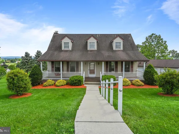 465 Sleepy Hollow Dr, Mohrsville, PA 19541