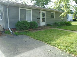 310 Durham Dr, Steger, IL