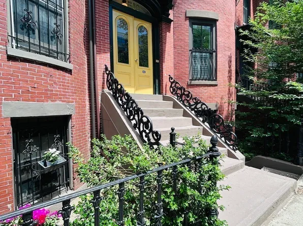 80 E Brookline St APT 2, Boston, MA 02118