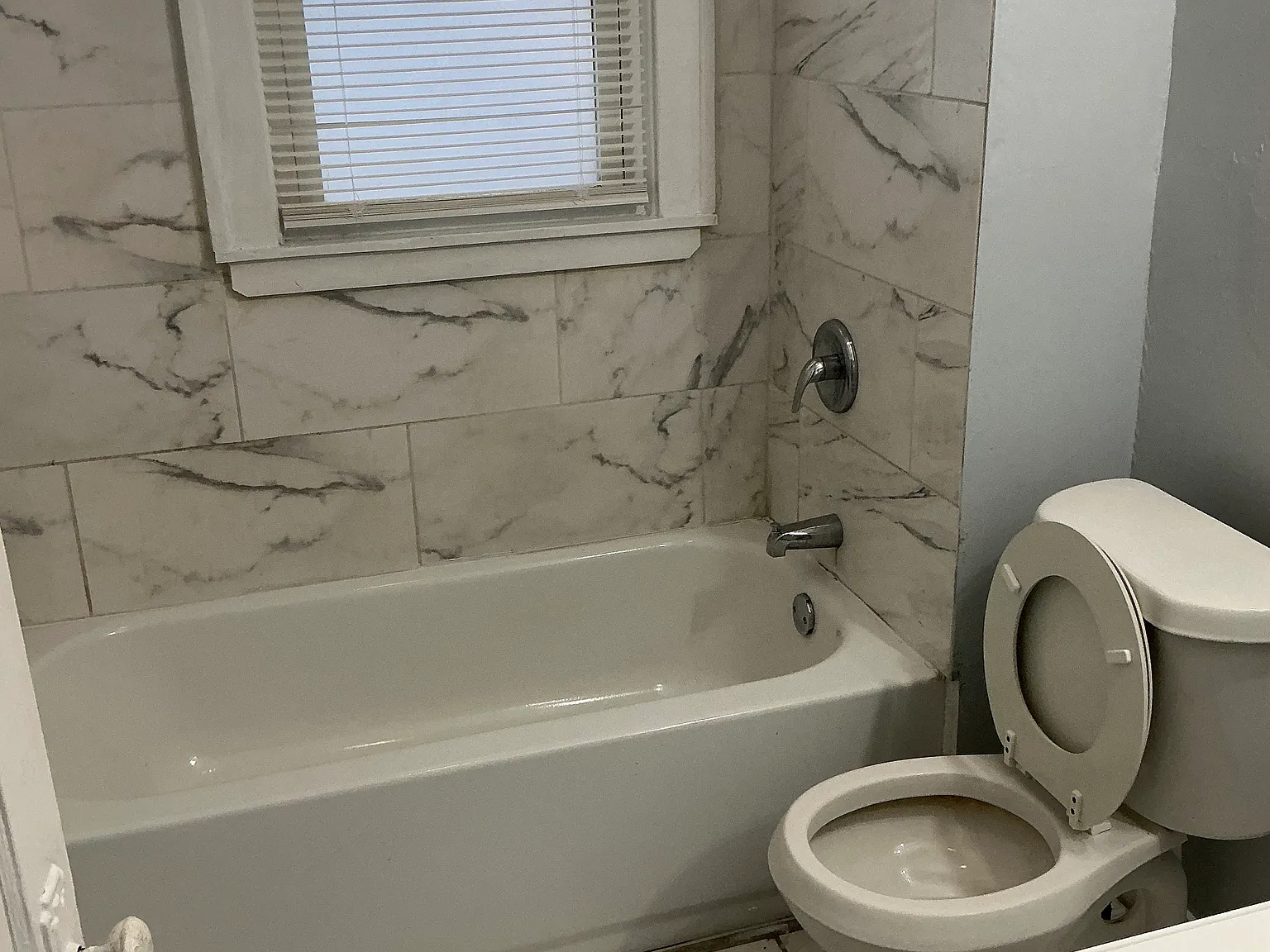 2 bed, 1000 sqft, $1,000 — Photo 4