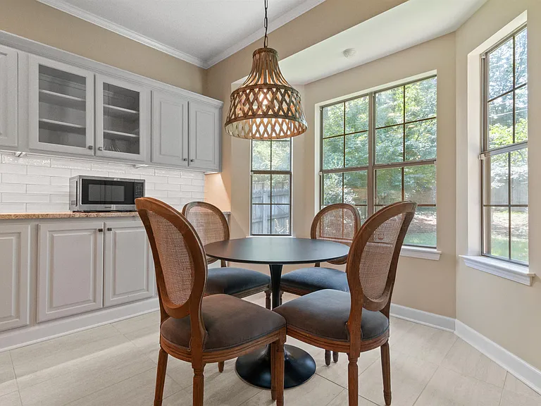 13717 Napoleon Rd — Photo 10