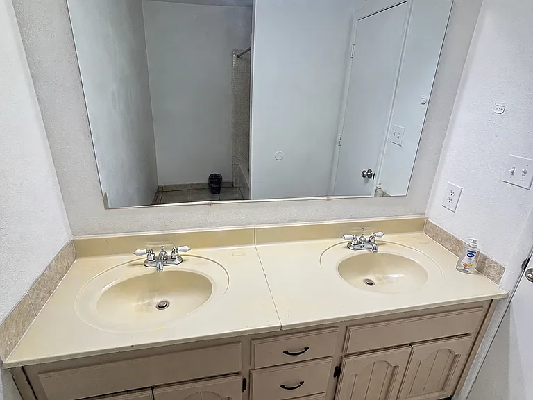 833 S Palm Ave — Photo 17