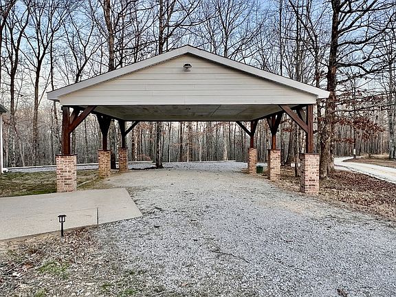 4th image of 732 Tiger Bennett Rd