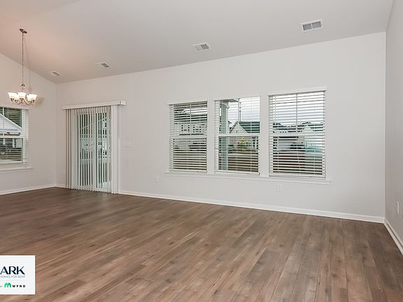 2nd image of 476 Craigflower Ct