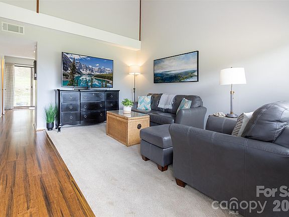 4th image of 135 Fox Run Blvd #804