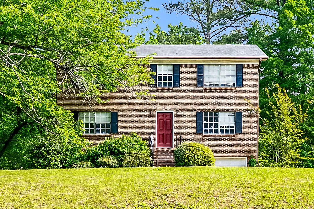4 bed, 2.5 bath, 1998 sqft, $2,190 — Photo 1