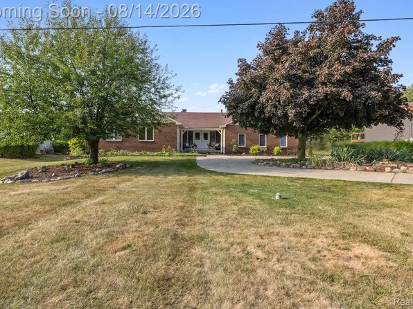 413 E Rolston Rd, Linden, MI 48451