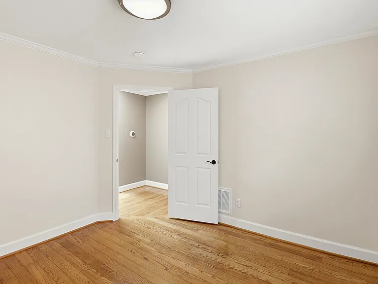 148 Cedar St — Photo 32