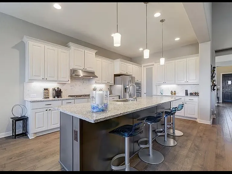 104 Garner Park Cv — Photo 10