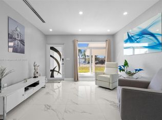 9025 SW 56th St, Miami, FL 33165