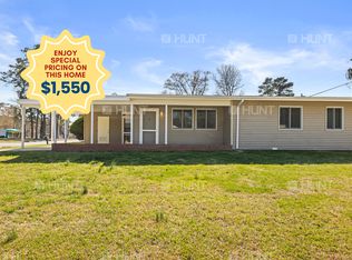 16 Stanley Rd, Havelock, NC 28532
