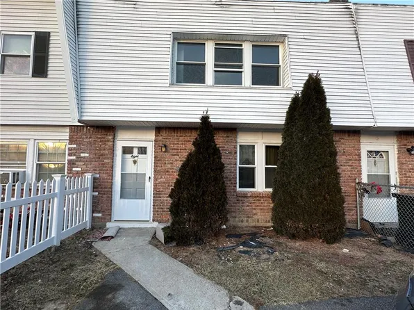 8 Whitman Court, Middletown, NY 10941