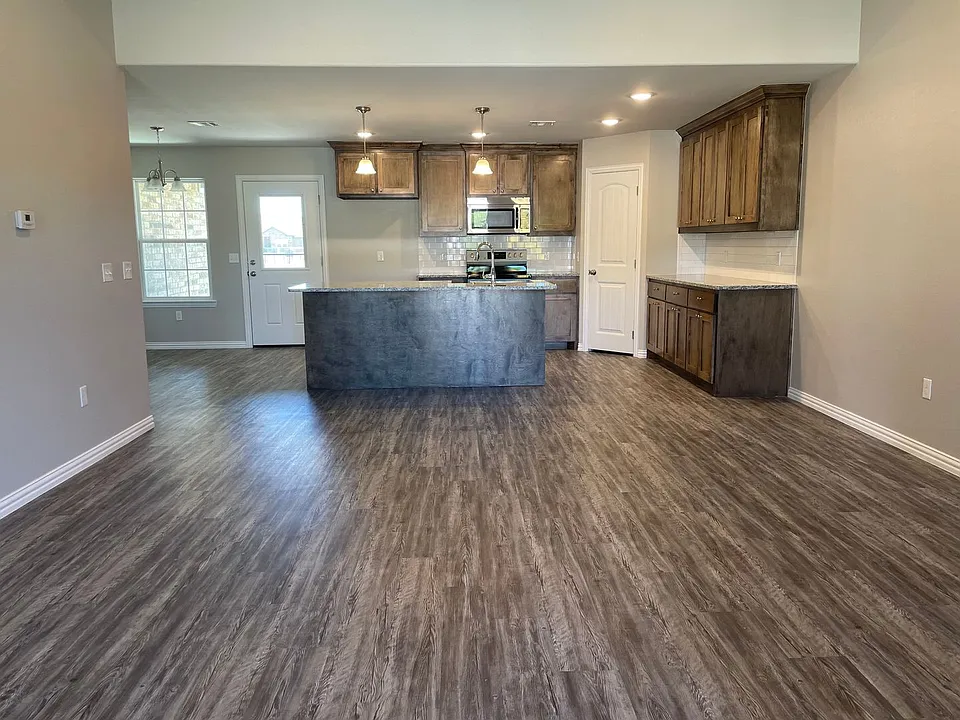 1102 Panther Lookout