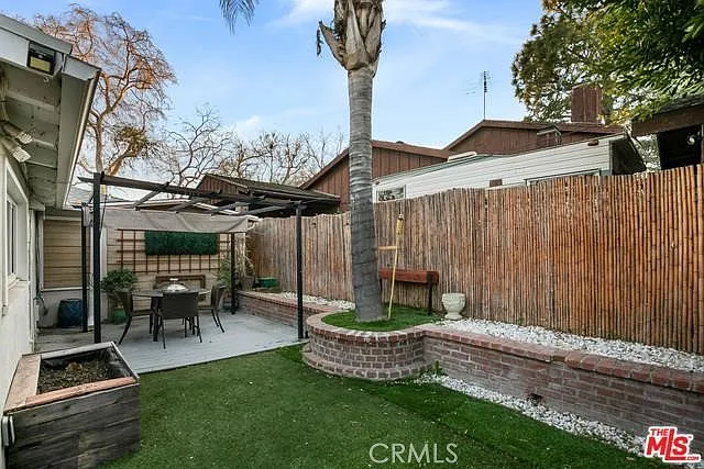 11905 Hartsook St — Photo 27