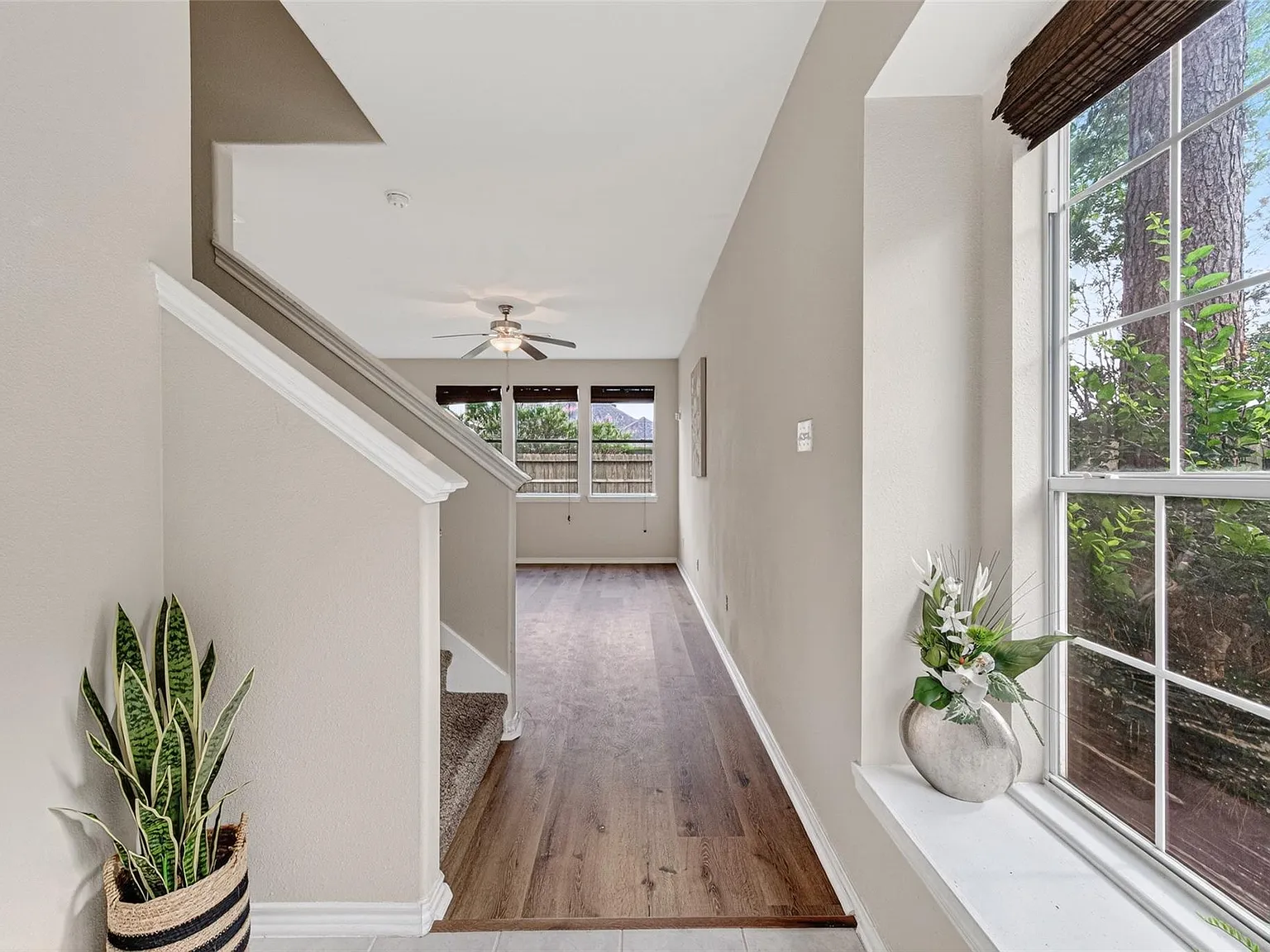3 bed, 2.5 bath, 1587 sqft, $1,995 — Photo 2
