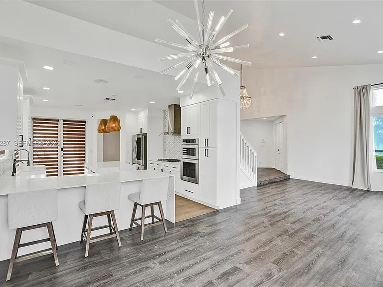 740 Cypress Pointe Dr E — Photo 6
