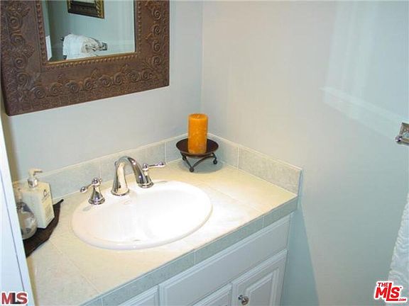 3rd image of 1584 Palisades Dr