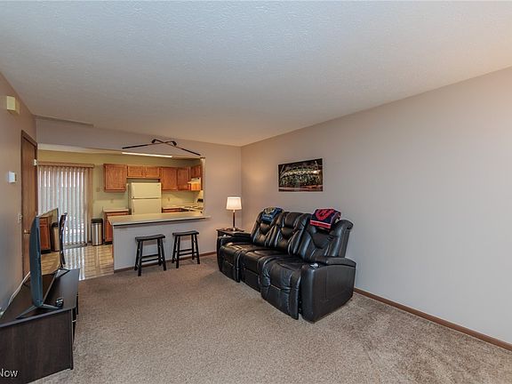 3rd image of 881 Brittney Ct