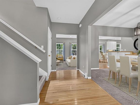 5th image of 808 E Pacific Ave