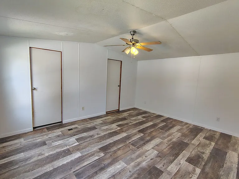 225 Community Dr #2 — Photo 13