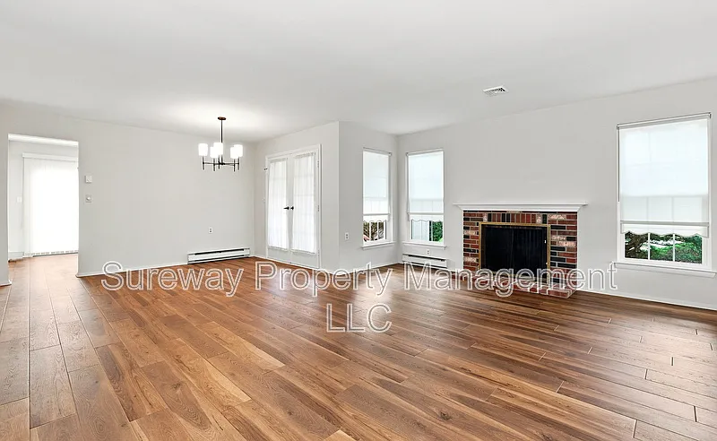 2 bed, 2.0 bath, 1381 sqft, $2,250 — Photo 4