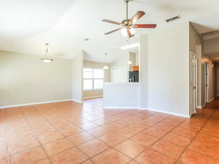 8073 Leafcrest Dr — Photo 5