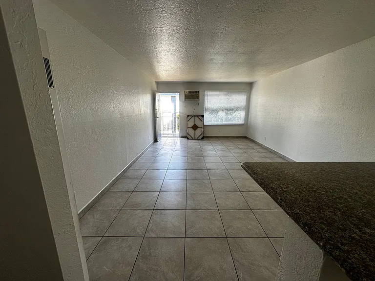 15527 Parthenia St #1 — Photo 2