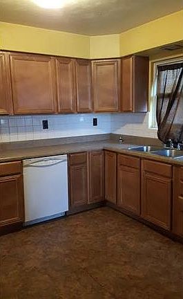 2nd image of 5921 Laura Ave