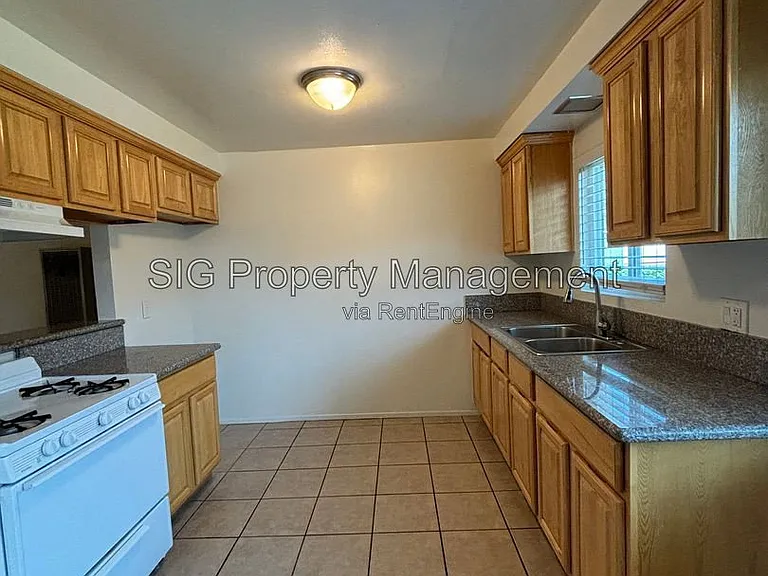 5307 Lincoln Ave #4 — Photo 6